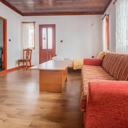 Shtastlivcite Family Hotell Starozagorski Bani